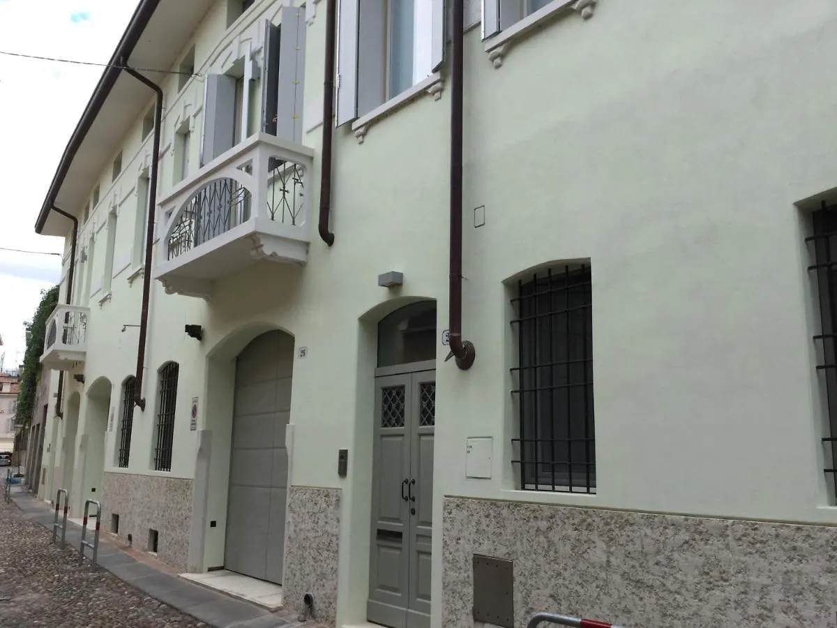 Le Due Porte Mantova 0*,  Italia